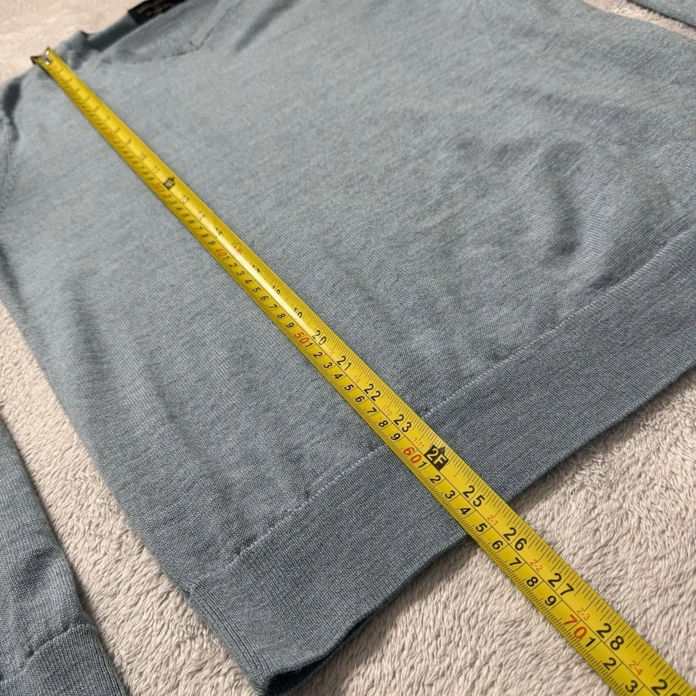 Banana Republic Men's Large 100% Merino Wool V-Neck Sweater Blue Lightweight